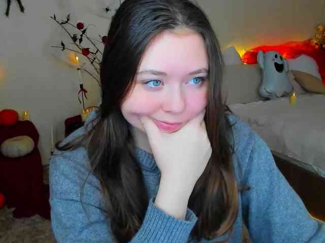 AlluringLookk webcam