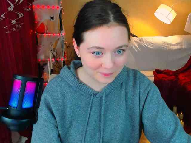AlluringLookk webcam
