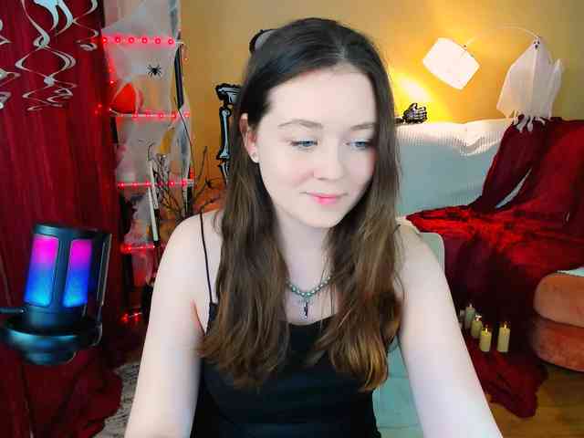 AlluringLookk webcam