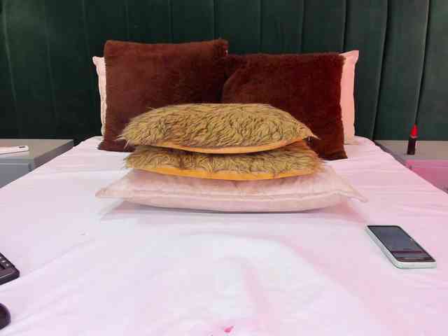 annie-clarkson webcam