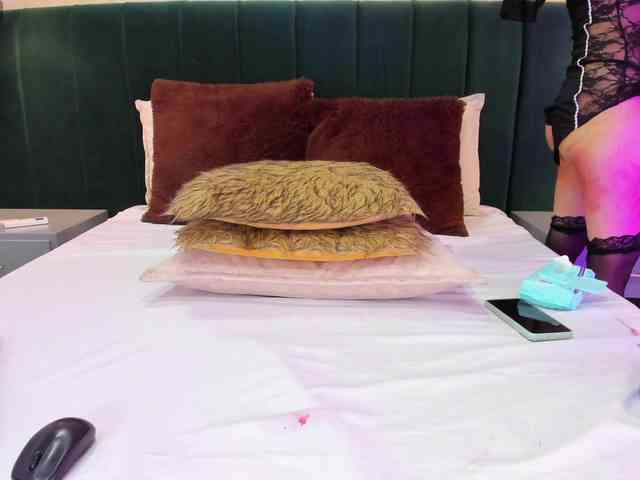 annie-clarkson webcam