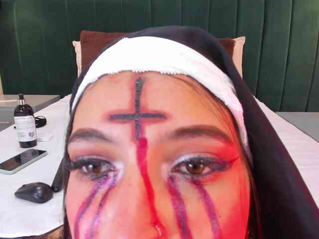 annie-clarkson webcam