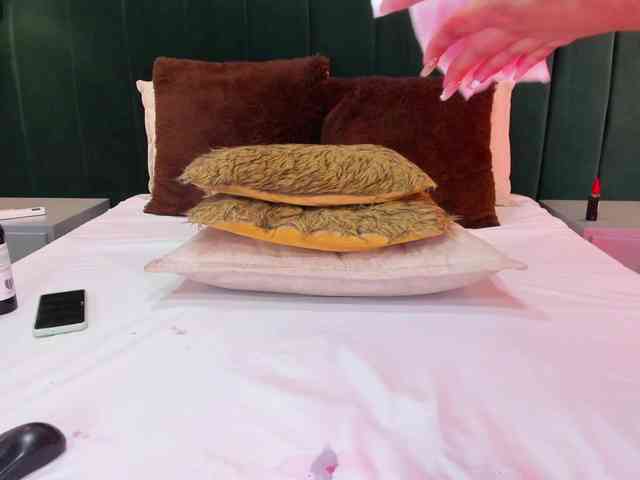 annie-clarkson webcam