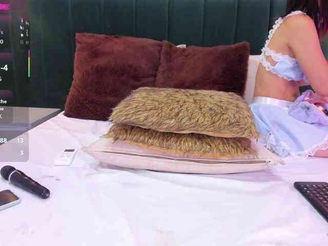 annie-clarkson webcam