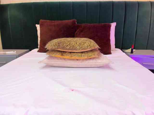 annie-clarkson webcam