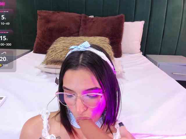 annie-clarkson webcam