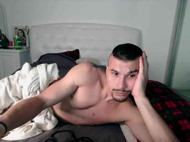 0-CRAZYCUPLE-0 webcam