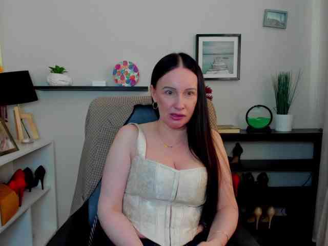 velvetJasmine webcam