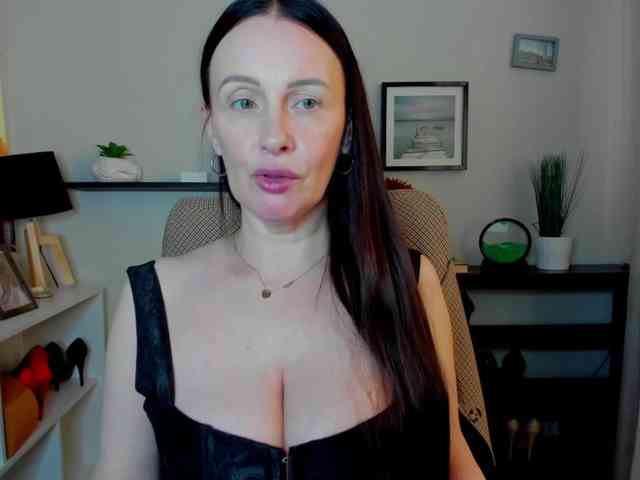 velvetJasmine webcam