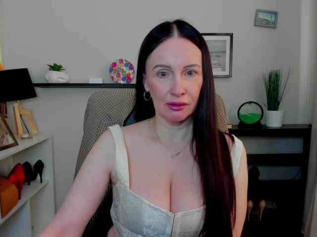 velvetJasmine webcam