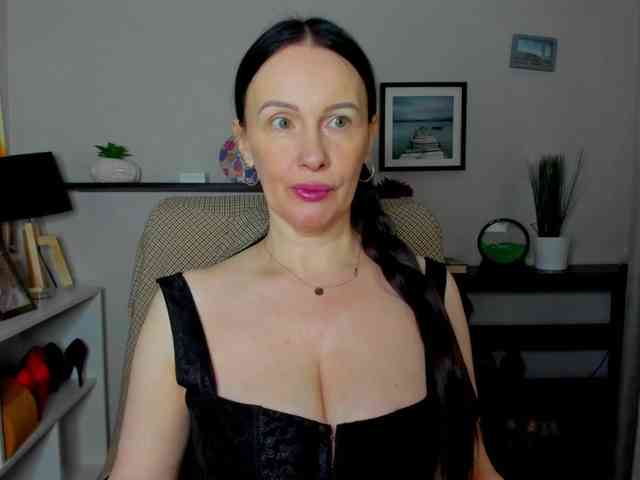 velvetJasmine webcam