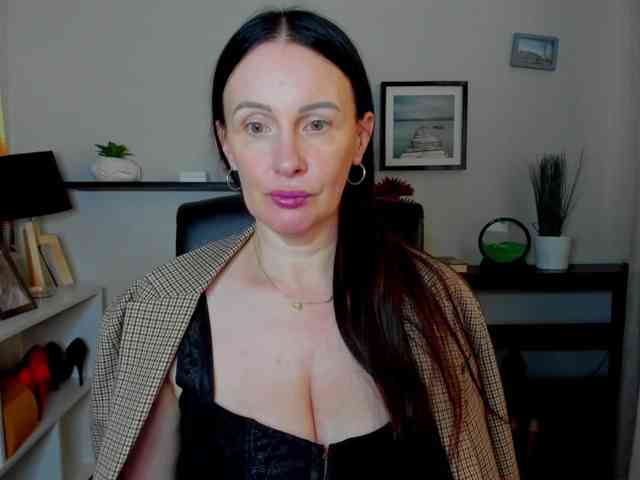 velvetJasmine webcam