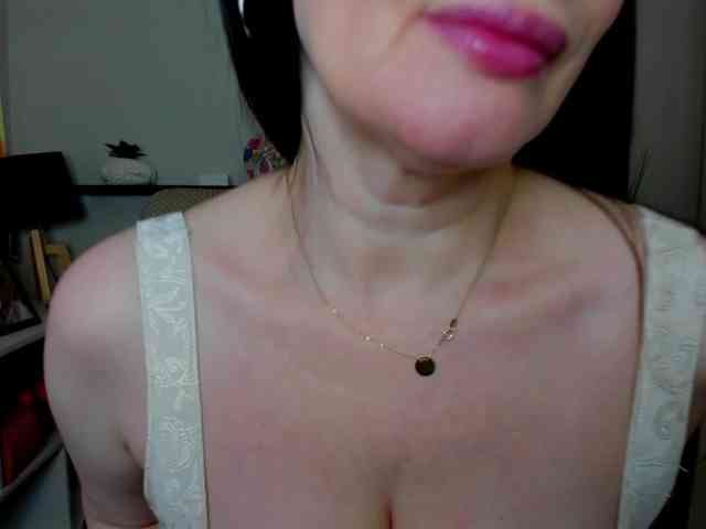 velvetJasmine webcam