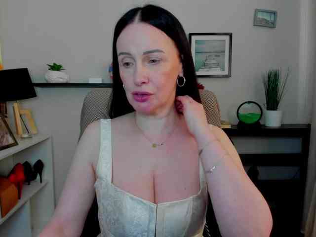 velvetJasmine webcam