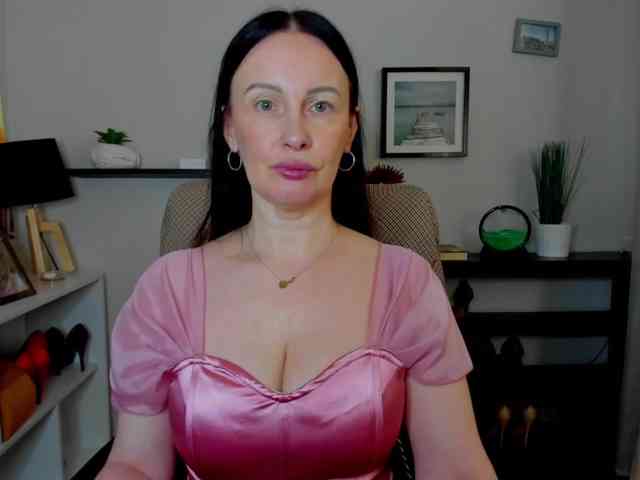 velvetJasmine webcam