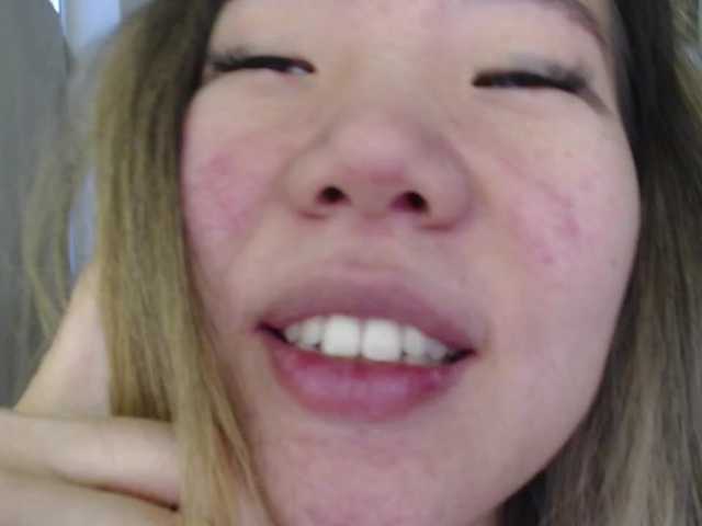 Gratis Live Sexcam mit Mellobal Mellobal