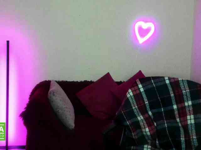 Aliciaredluv webcam