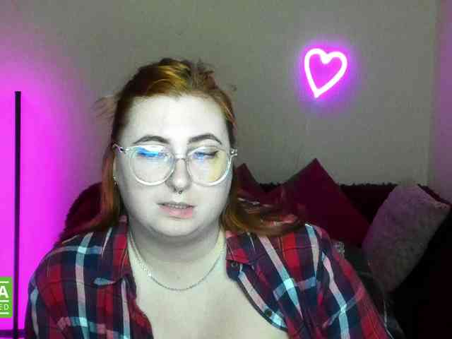 Aliciaredluv webcam