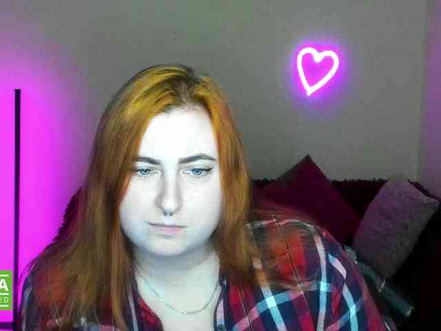 Aliciaredluv webcam