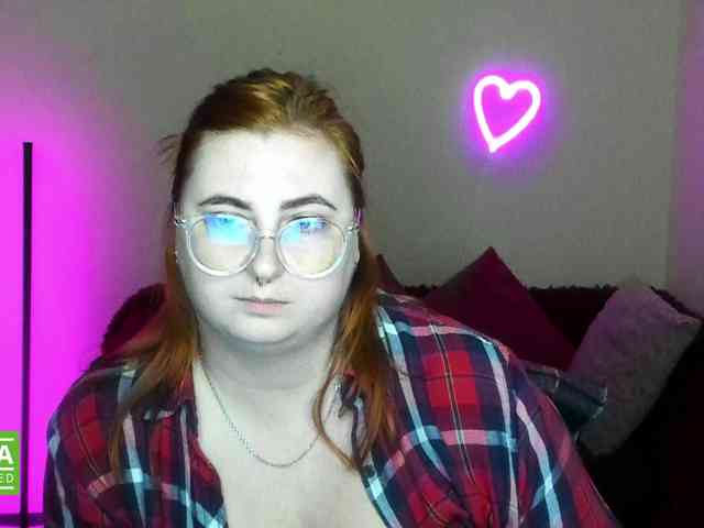 Aliciaredluv webcam