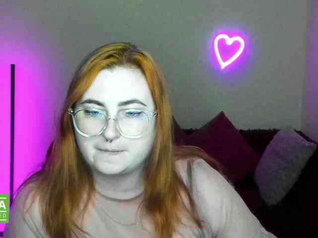 Aliciaredluv webcam