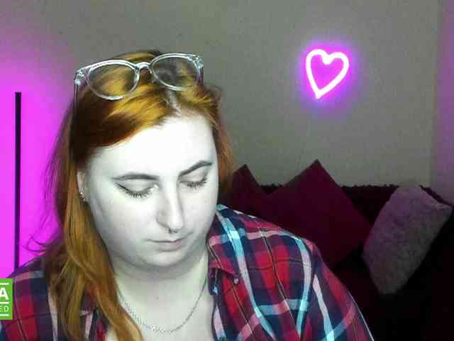Aliciaredluv webcam