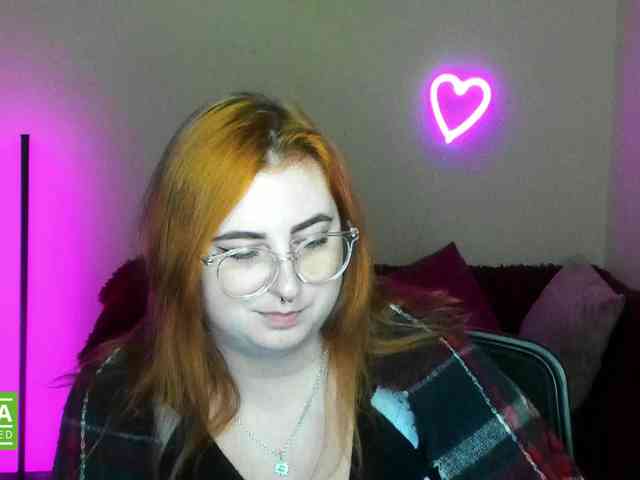 Aliciaredluv webcam