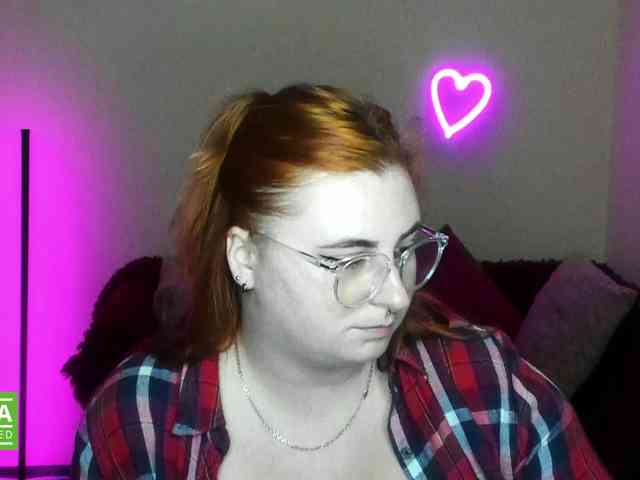 Aliciaredluv webcam