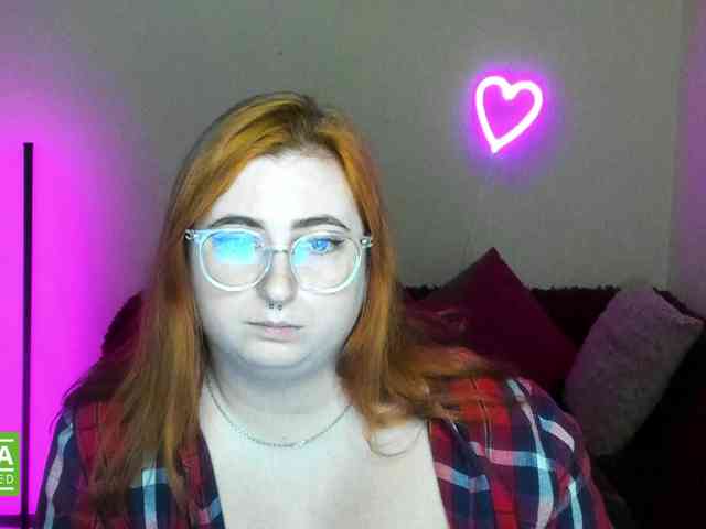 Aliciaredluv webcam