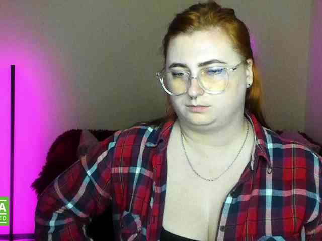 Aliciaredluv webcam