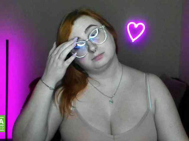 Aliciaredluv webcam