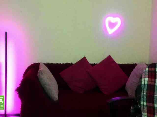 Aliciaredluv webcam