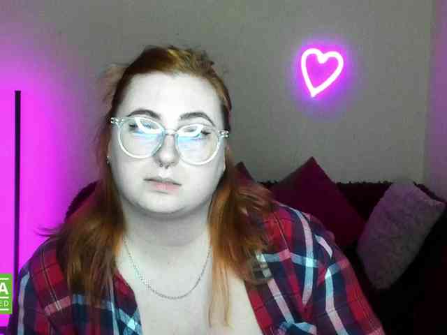Aliciaredluv webcam