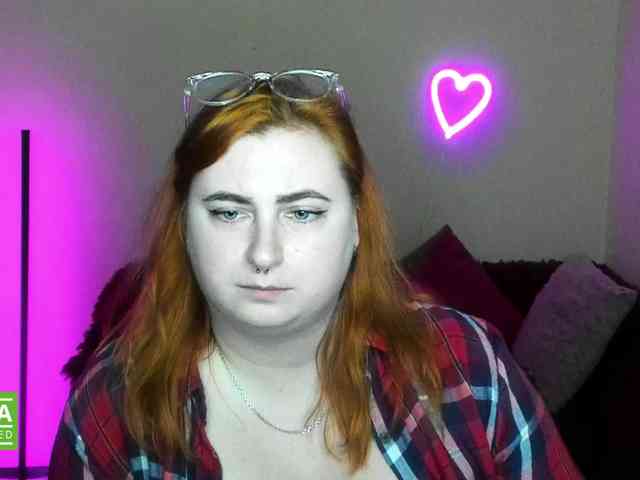 Aliciaredluv webcam