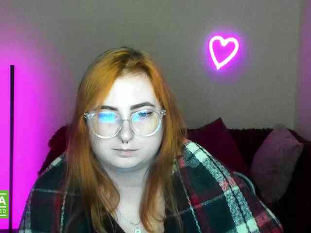 Aliciaredluv webcam