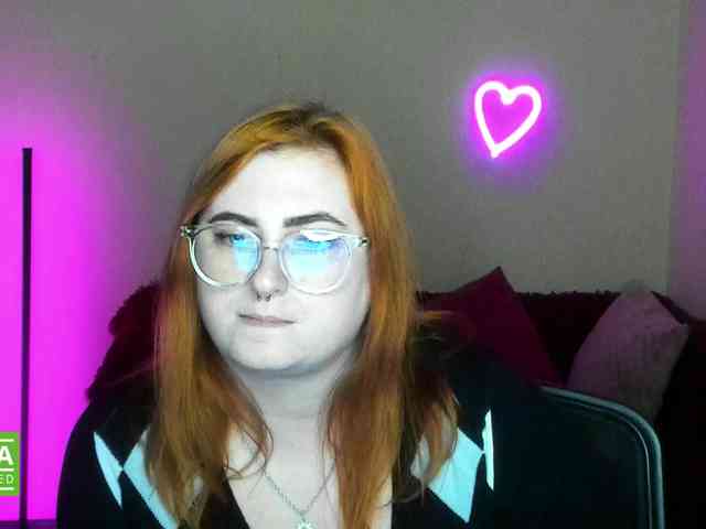Aliciaredluv webcam