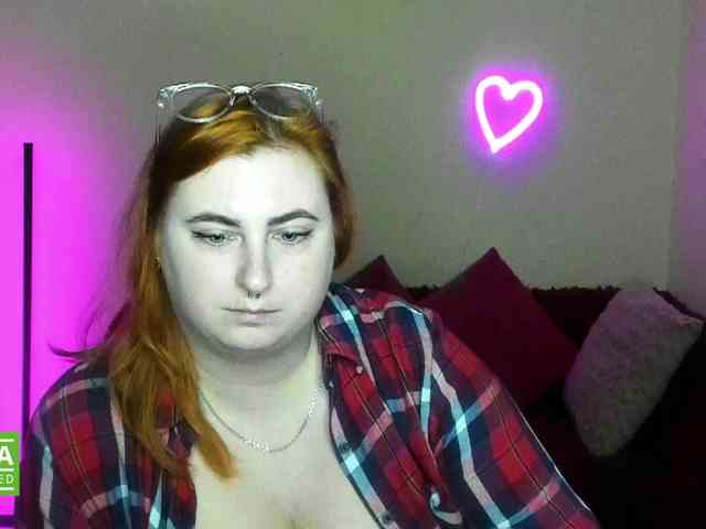 Aliciaredluv webcam