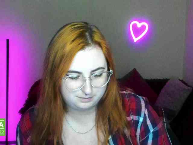 Aliciaredluv webcam