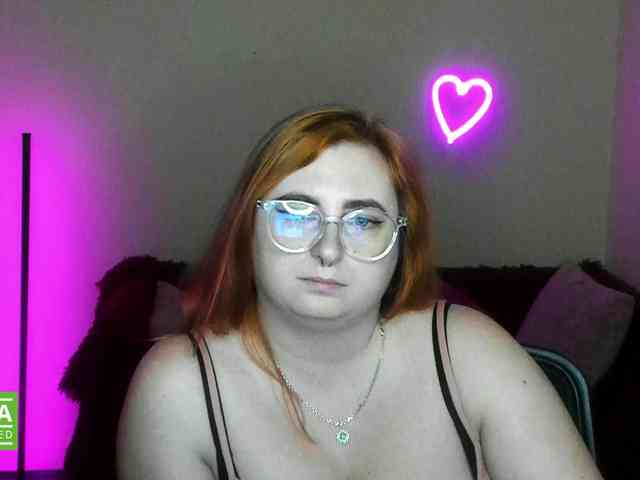 Aliciaredluv webcam