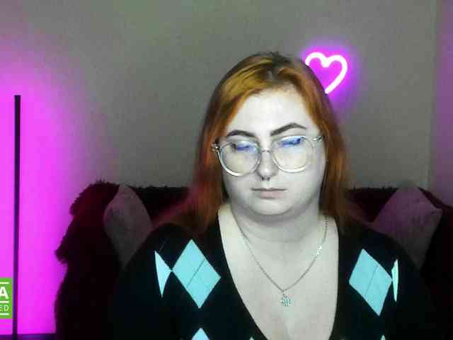Aliciaredluv webcam