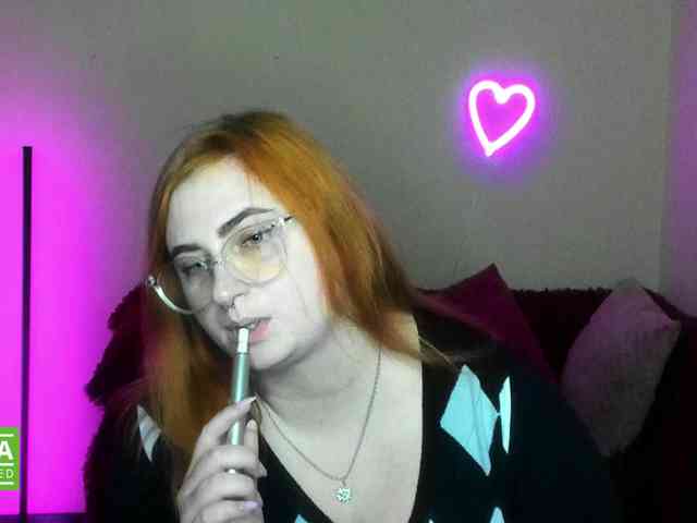 Aliciaredluv webcam