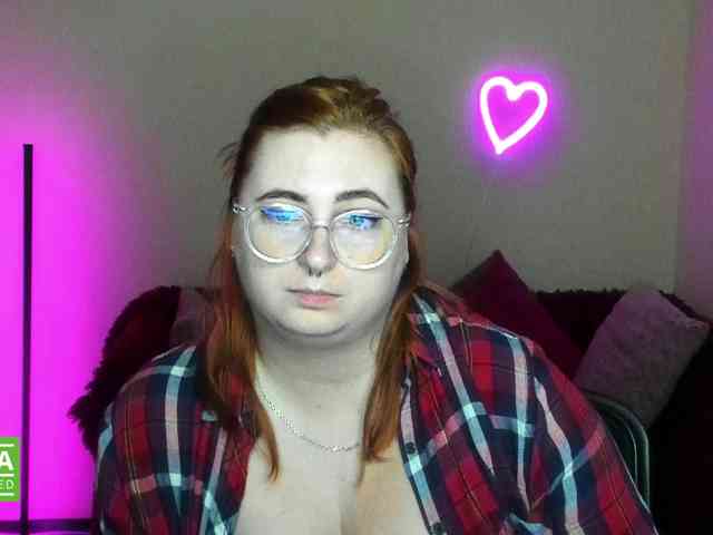 Aliciaredluv webcam