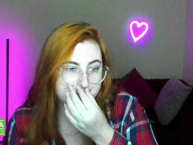 Aliciaredluv webcam