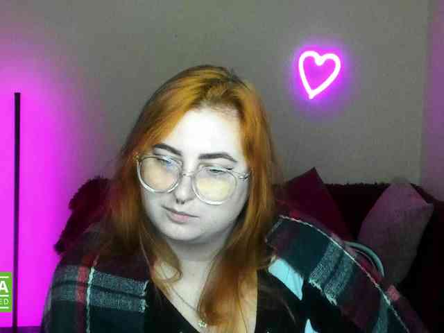 Aliciaredluv webcam