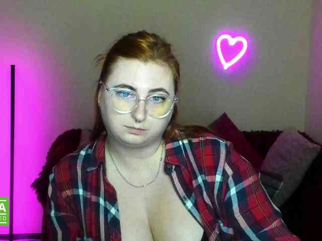 Aliciaredluv webcam