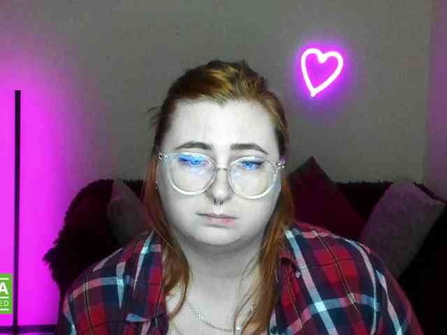 Aliciaredluv webcam