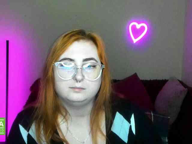 Aliciaredluv webcam