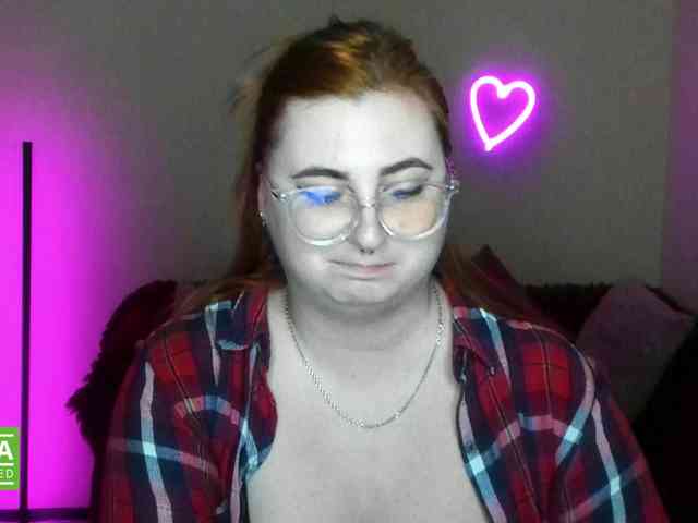 Aliciaredluv webcam