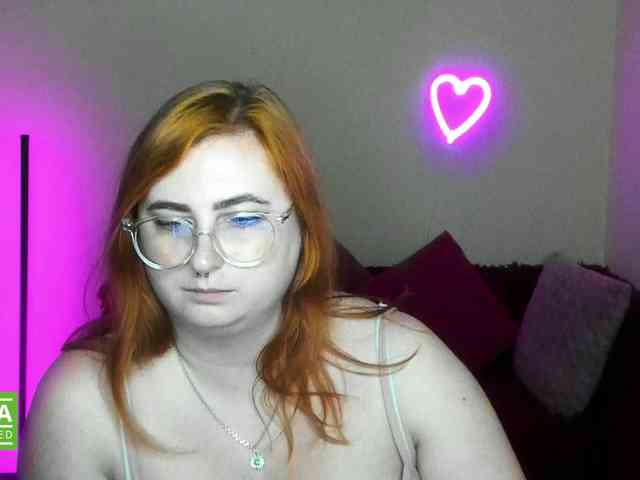 Aliciaredluv webcam