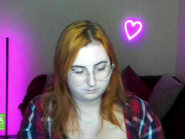 Aliciaredluv webcam